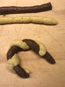 Cordoni di frolla intrecciati