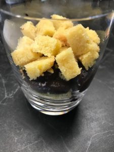 Crema al cioccolato in bicchiere 