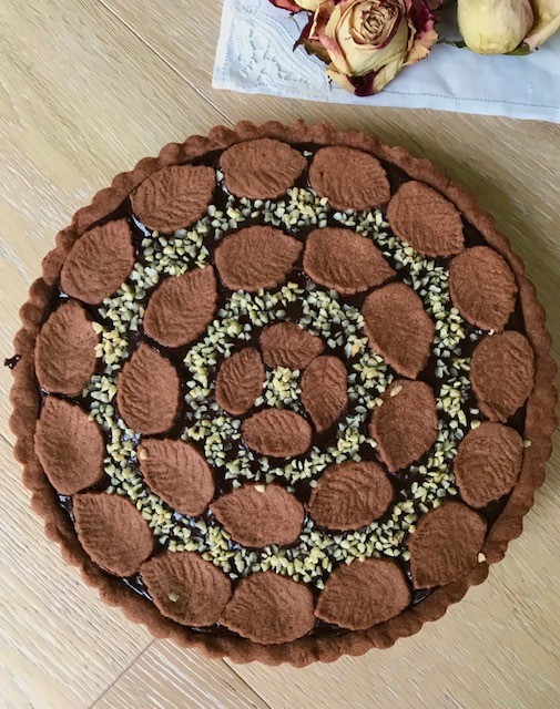 Crostata con frolla al cacao e crema al cioccolato