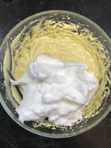 Aggiungiamo albumi a crema di mascarpone al pistacchio