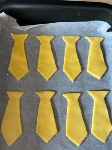 Biscotti cravatte glassate