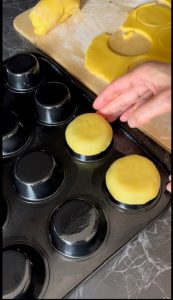 Cestini di Mimosa con crema pasticcera