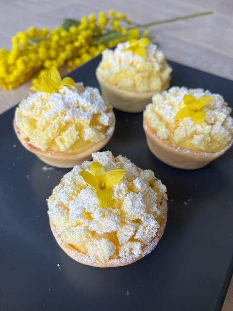 Cestini di Mimosa con crema pasticcera