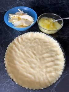 Crostata con crema al limone e mele