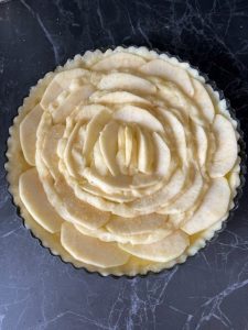 Crostata con crema al limone e mele
