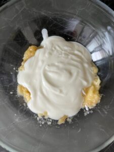 purea di banane e yogurt