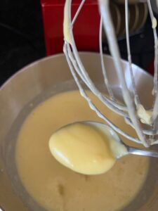 Torta di riso con crema e mandorle 