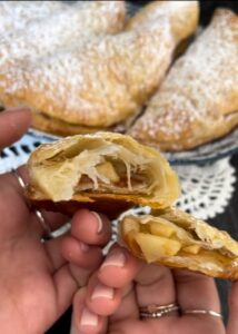 Sfogliatine mele e marmellata