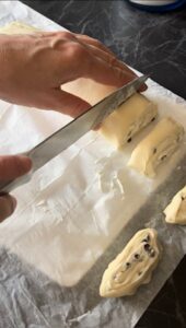 Girelle di sfoglia ricotta e cioccolato