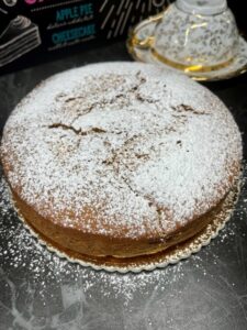 Torta nua con crema pasticcera