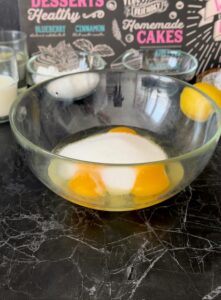 Torta nua con crema pasticcera