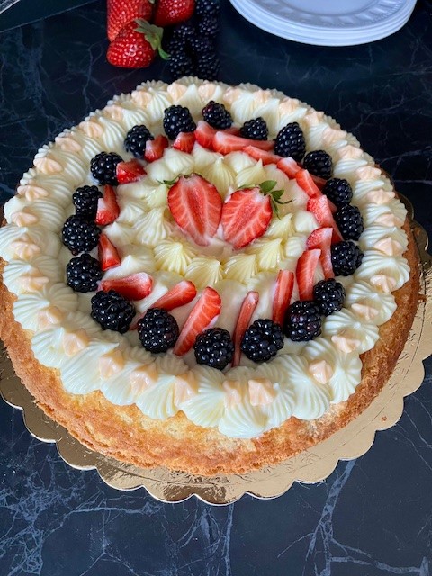 Crostata base morbida e crema diplomatica